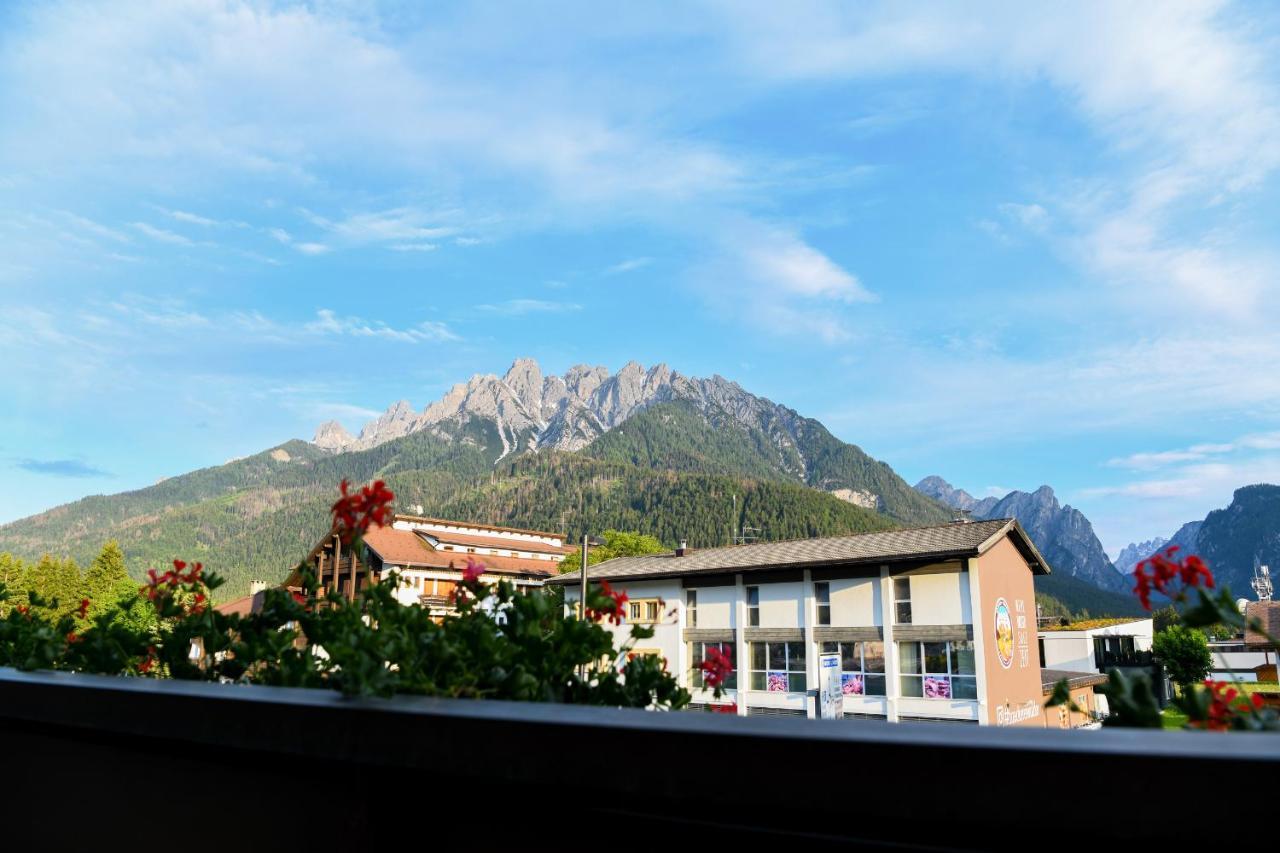 Guesthouse Rosengarten Dobbiaco Exterior photo