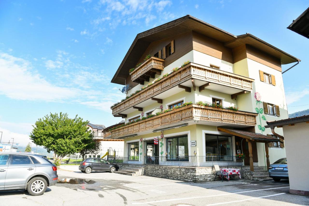Guesthouse Rosengarten Dobbiaco Exterior photo