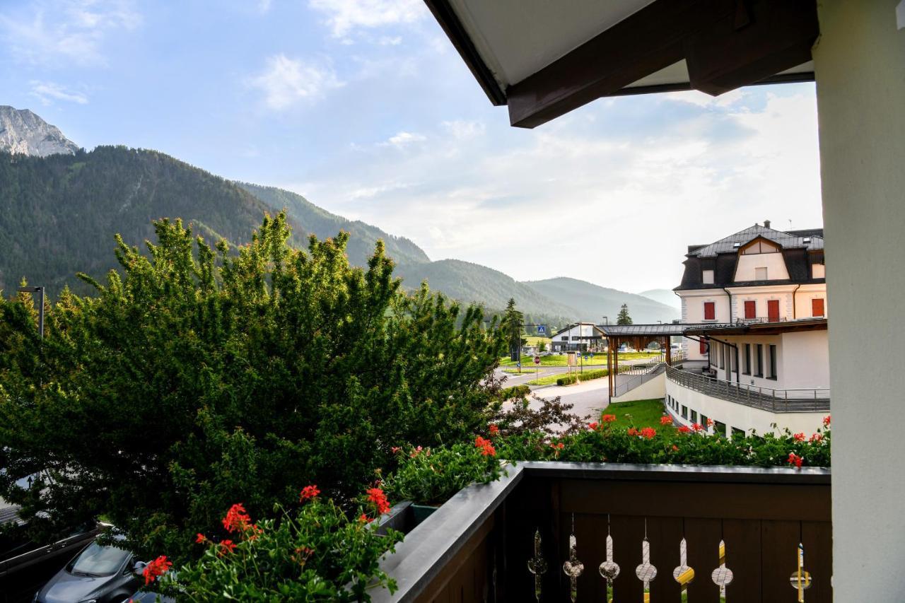 Guesthouse Rosengarten Dobbiaco Exterior photo