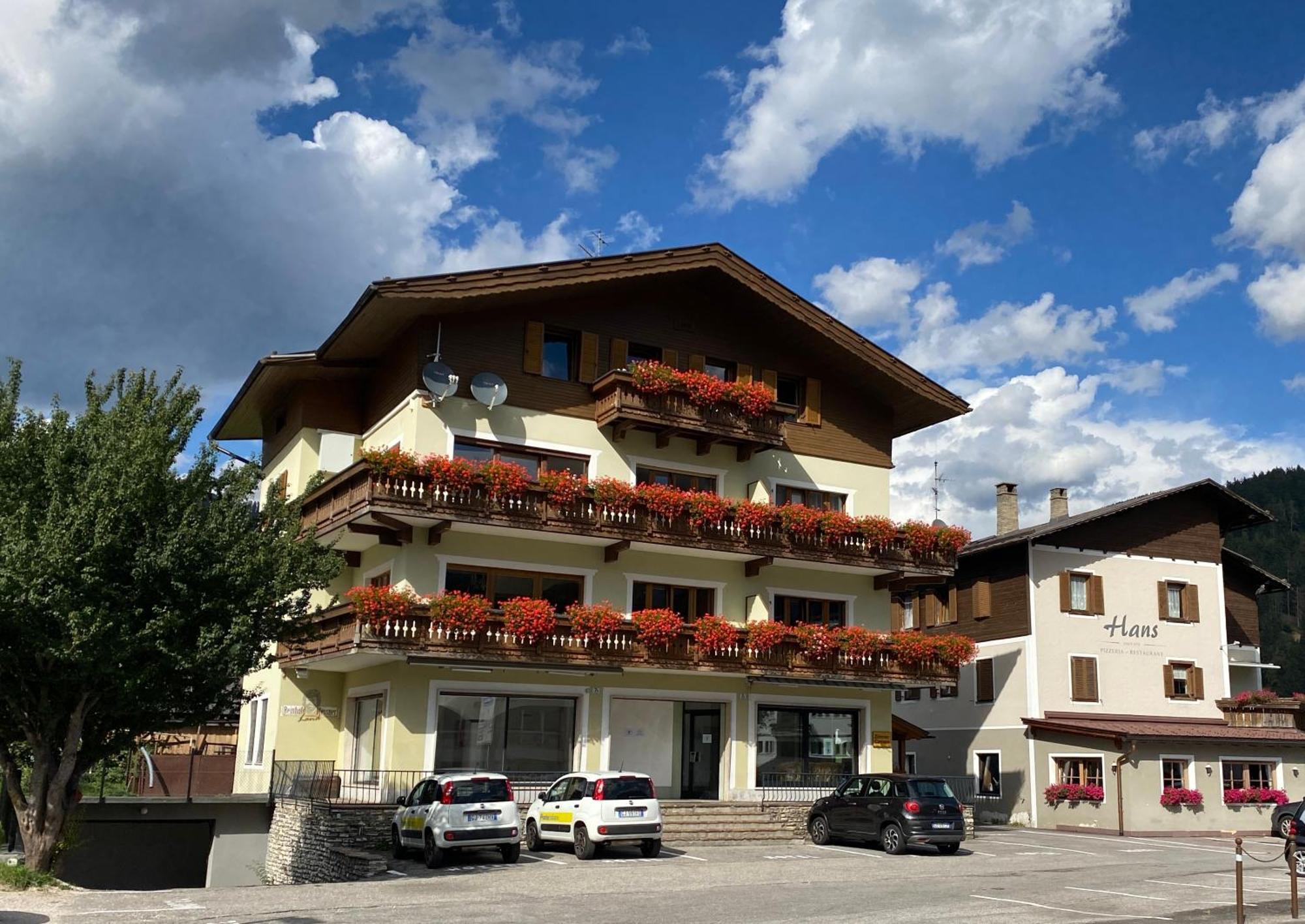 Guesthouse Rosengarten Dobbiaco Exterior photo